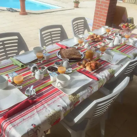 Le Pigeonnier De Miquelis B&B